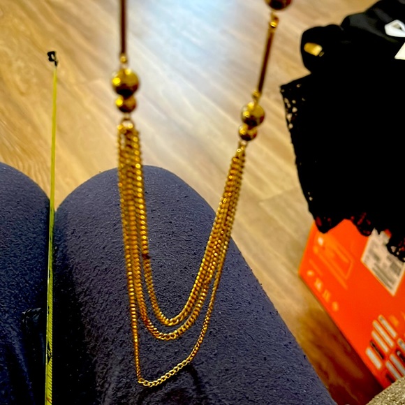 Vintage Gold tone 3 chain with beads long 16” long. - Picture 9 of 10